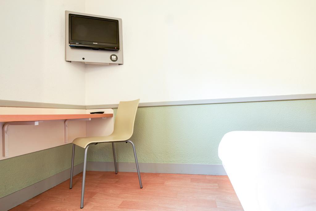 Ibis Budget Chateaudun Exterior photo