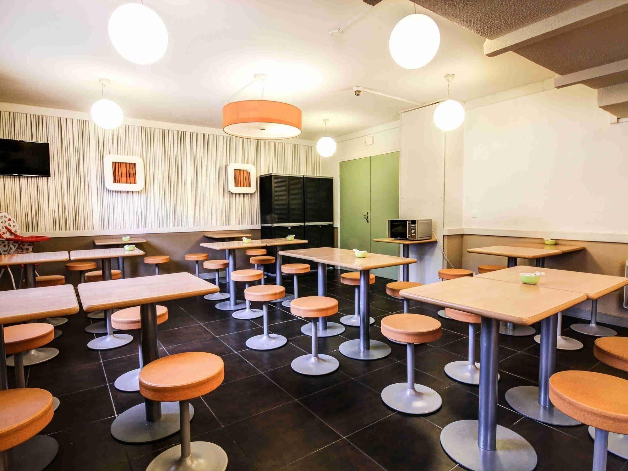 Ibis Budget Chateaudun Exterior photo
