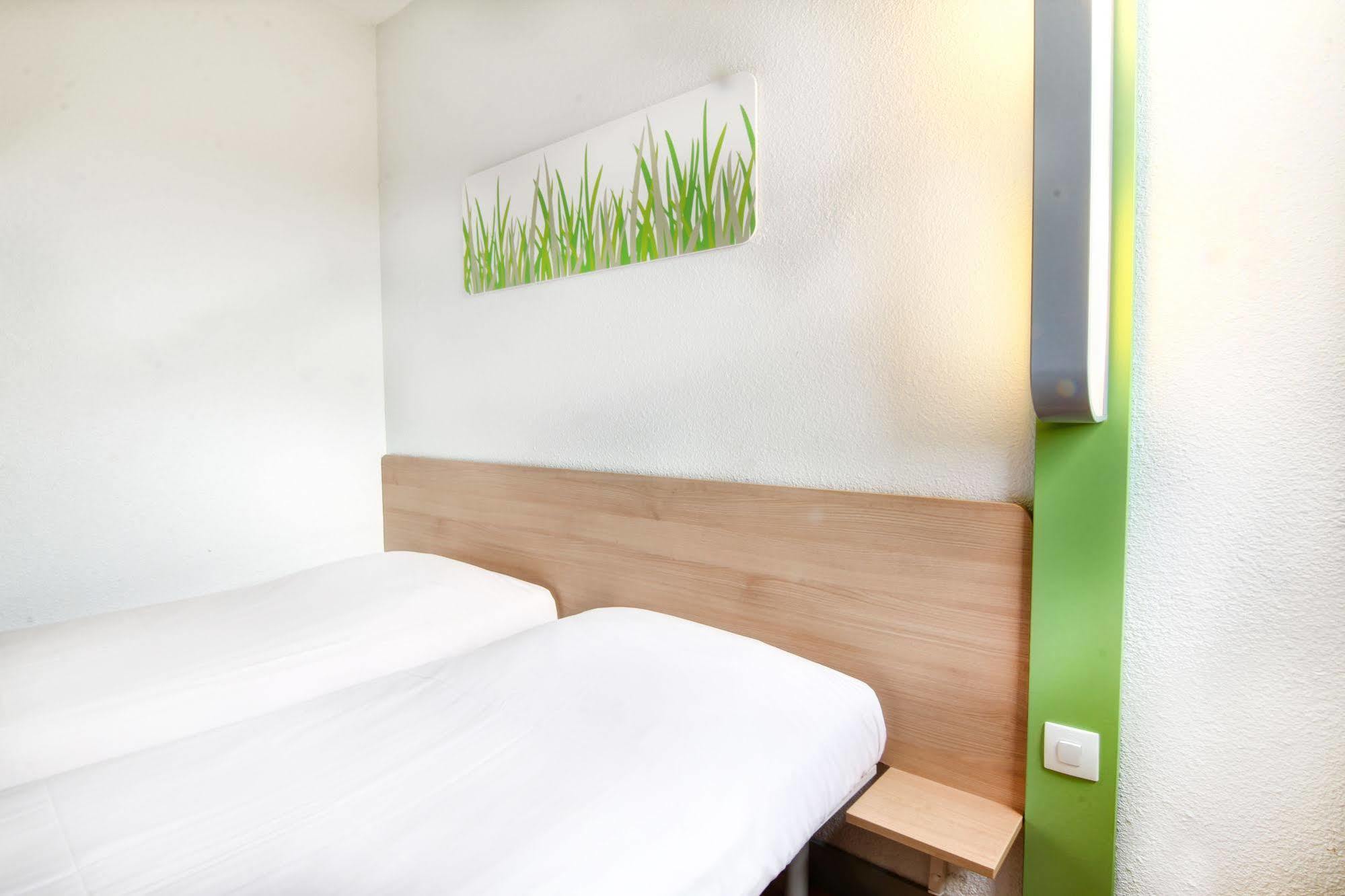 Ibis Budget Chateaudun Exterior photo