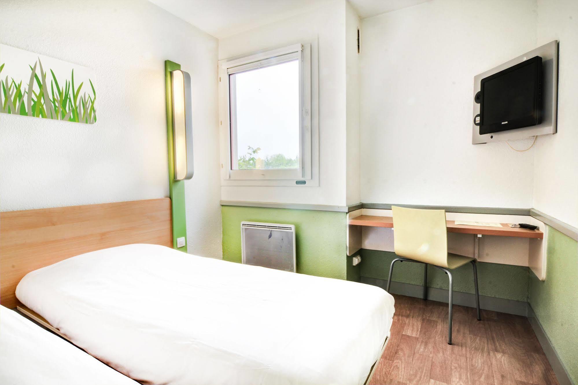 Ibis Budget Chateaudun Exterior photo