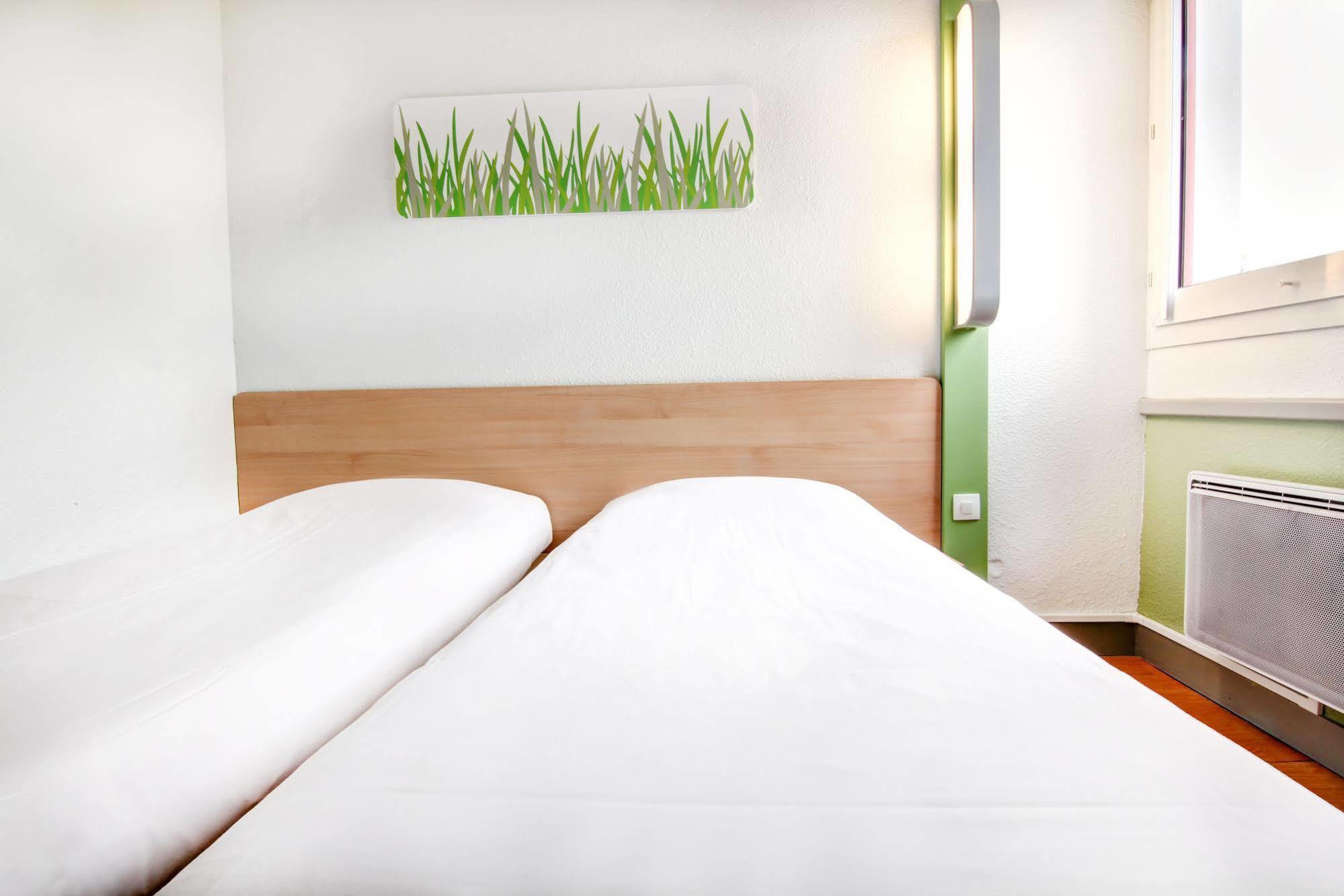 Ibis Budget Chateaudun Exterior photo