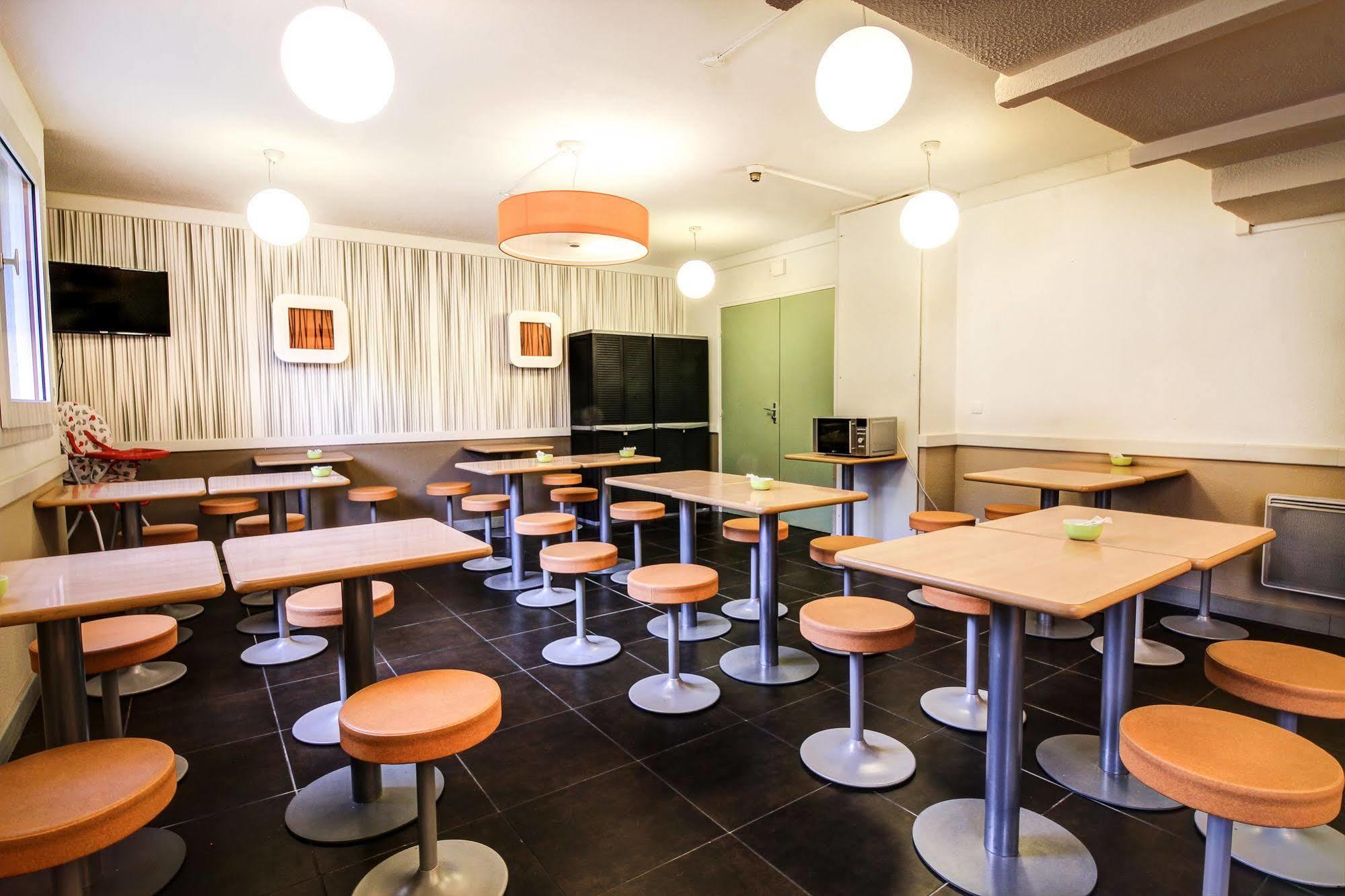 Ibis Budget Chateaudun Exterior photo