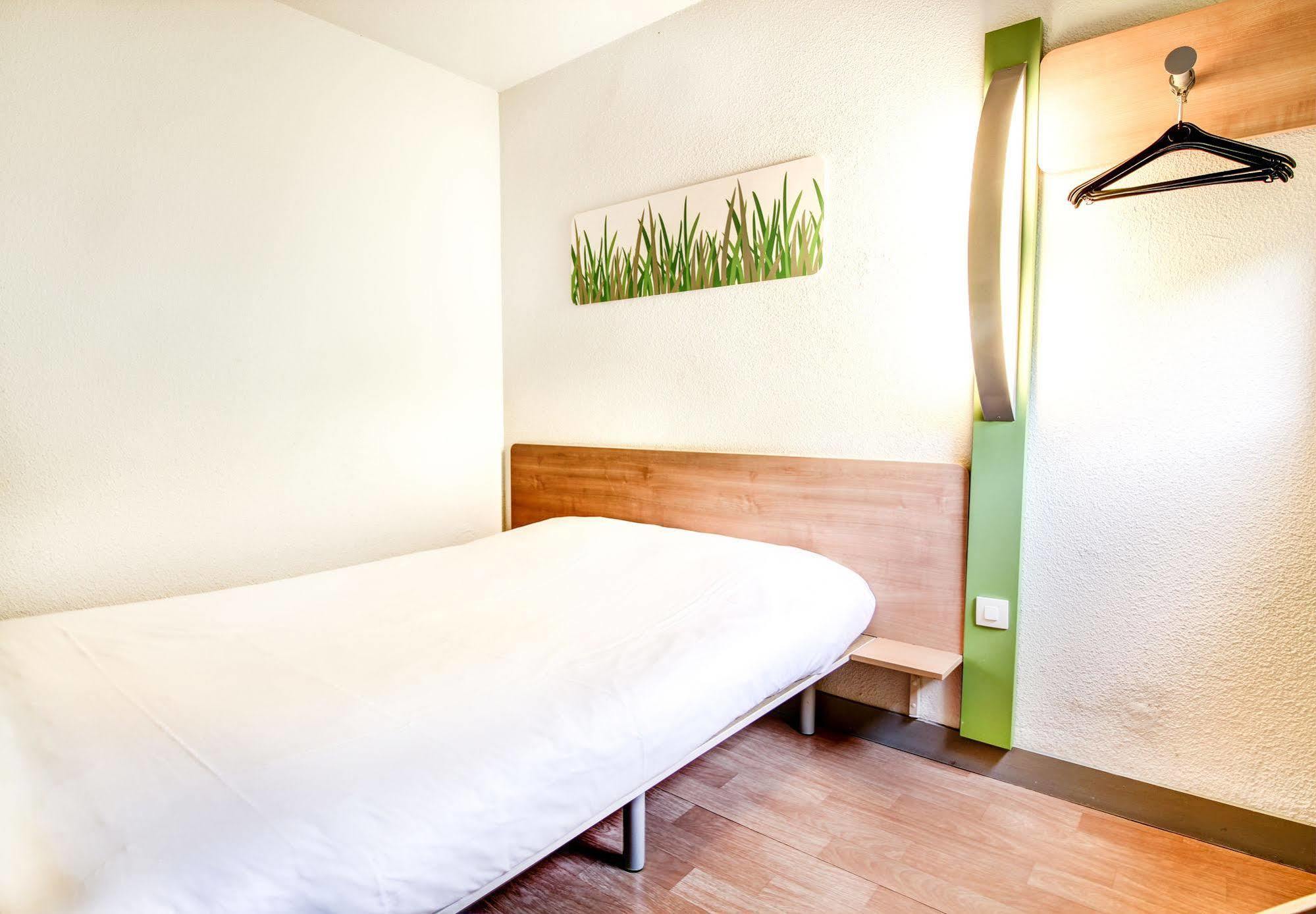 Ibis Budget Chateaudun Exterior photo